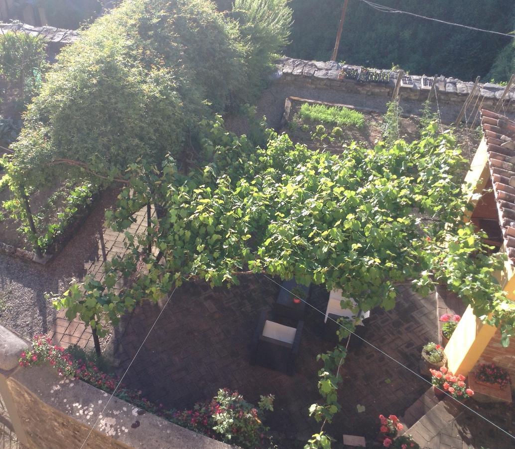 Casa Fontana Tuscany B&B Барга Экстерьер фото